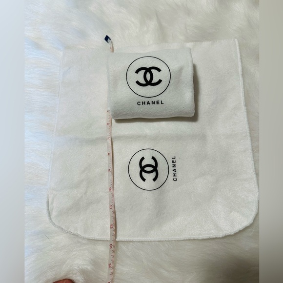 🛑SOLD🛑 3 pieces Chanel dust bag - Picture 8 of 8